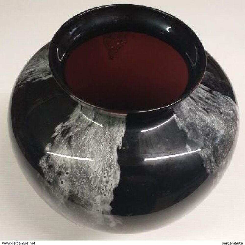 Vase en verre noir et rouge marbr&eacute; Décoration