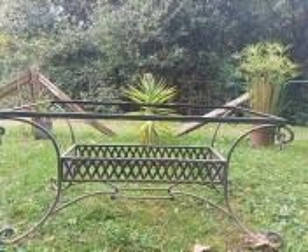 table en fer forg&eacute; et ses 6 chaises Jardin