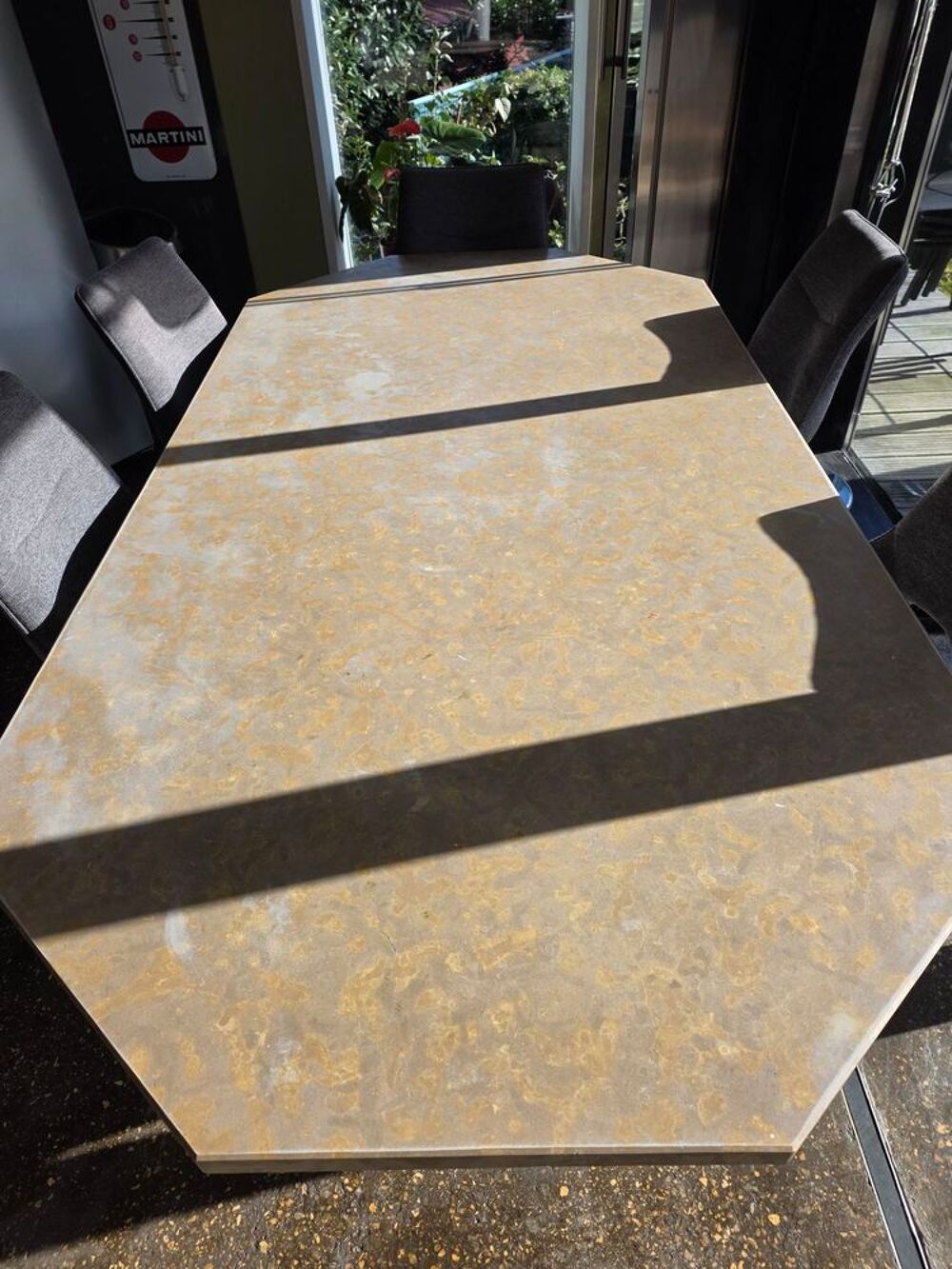 Table en pierre Meubles