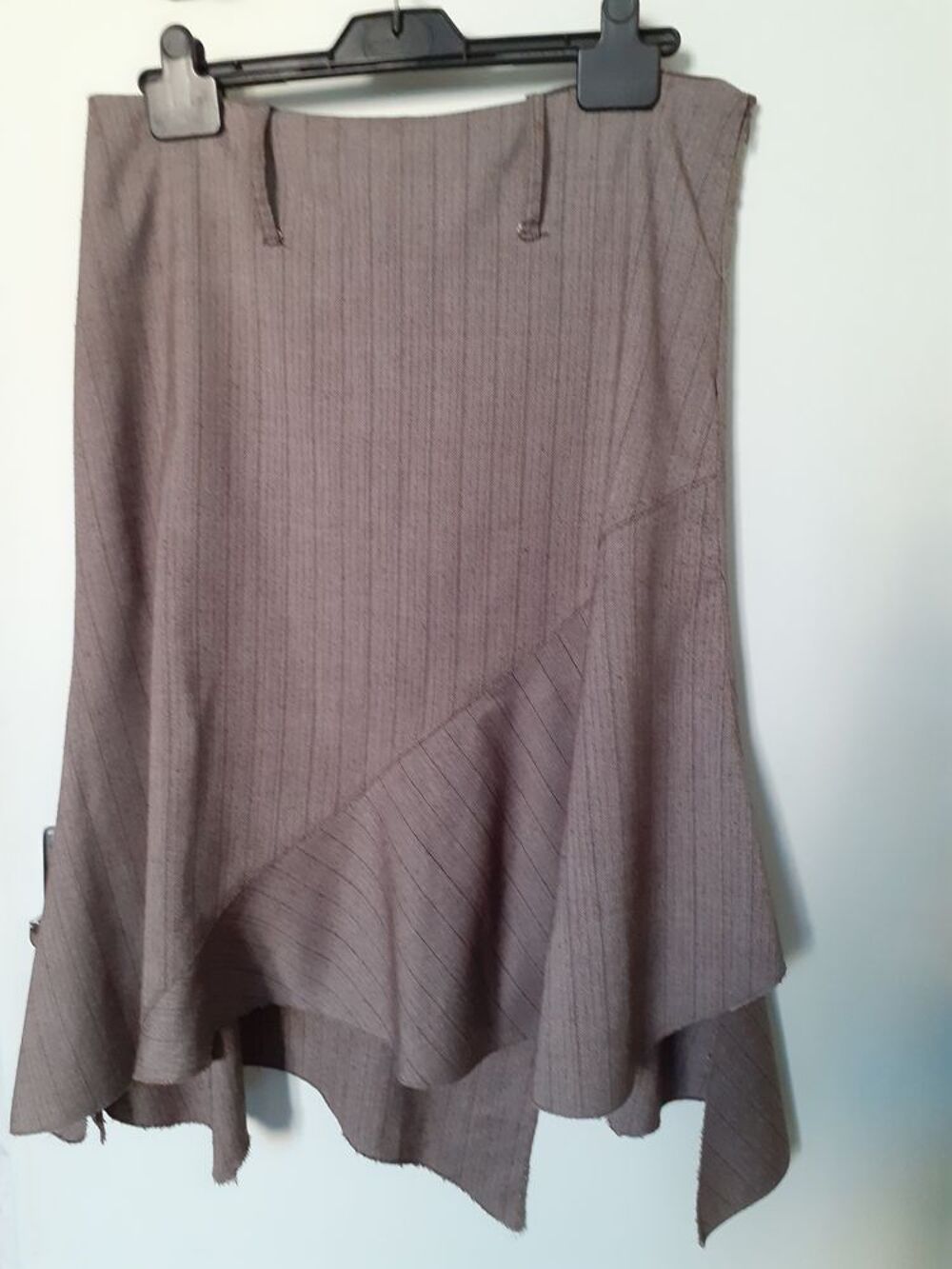 Jupe asym&eacute;trique taille 42 Vêtements