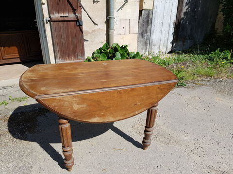 Table ovale en bois 30 Oiselay-et-Grachaux (70)