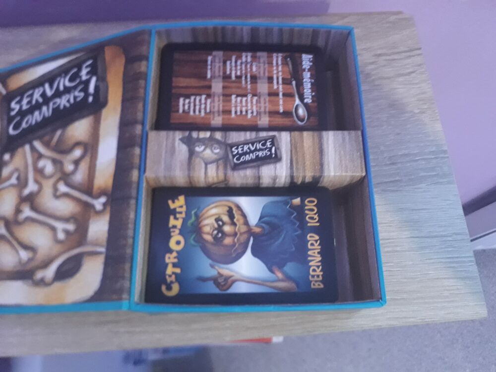 Jeux de soci&eacute;t&eacute; :
Service compris ! Jeux / jouets