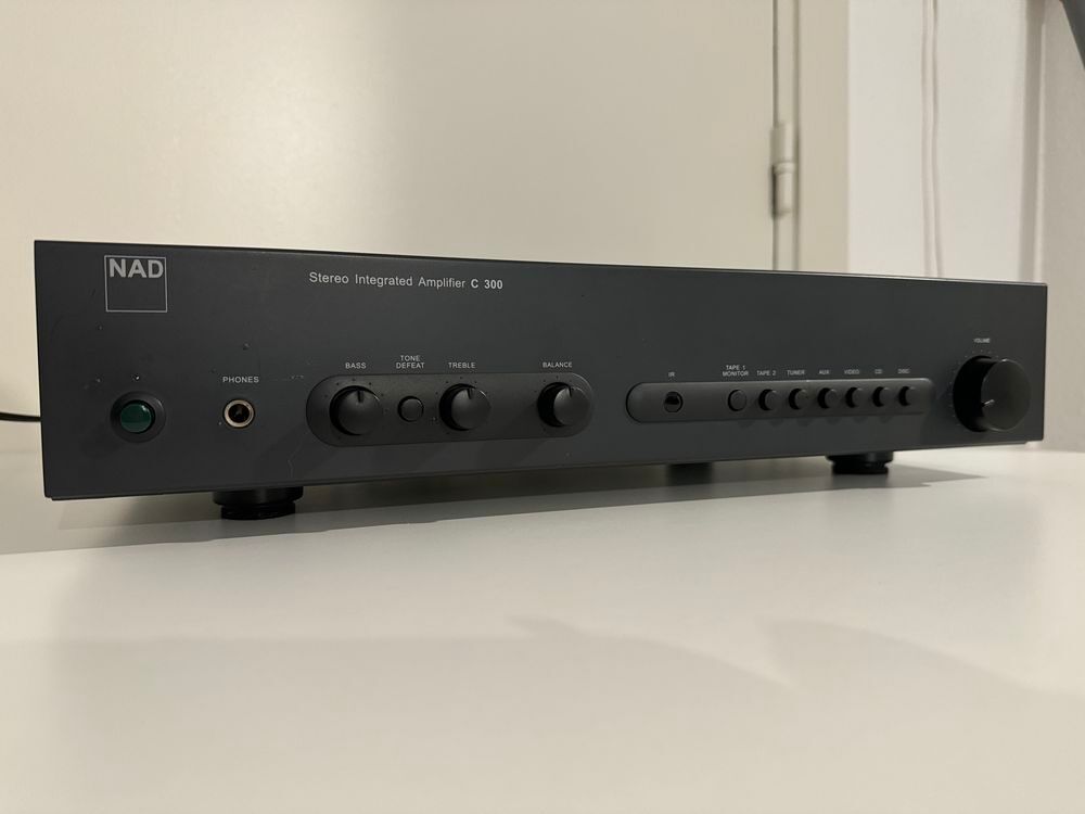 Amplificateur NAD C300 en tr&egrave;s bon &eacute;tat Audio et hifi
