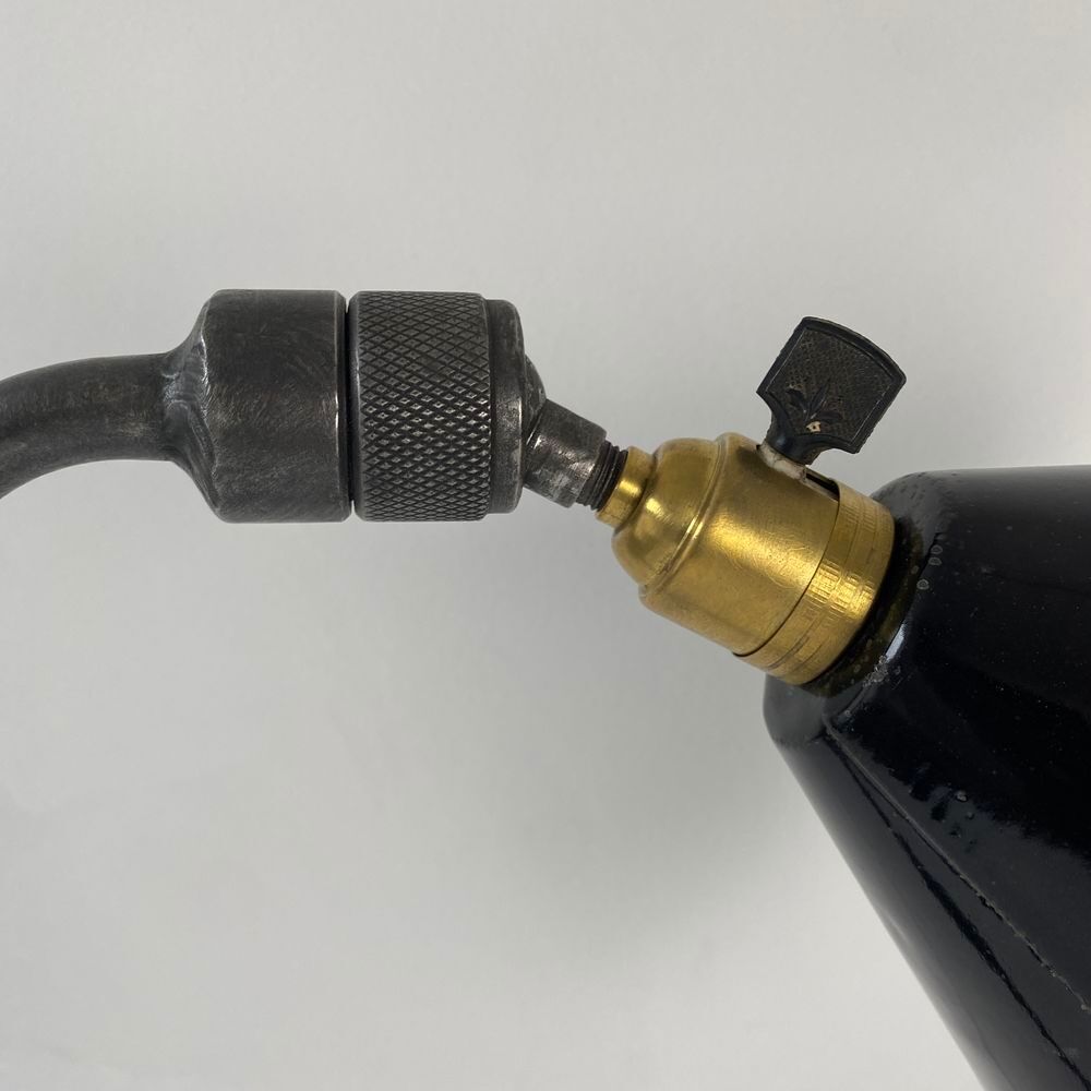 ANCIENNE LAMPE APPLIQUE INDUSTRIELLE 3 BRAS 
D�coration