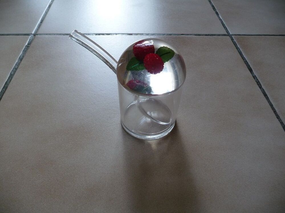 Pot &agrave; confiture framboises et sa cuill&egrave;re ann&eacute;es 80 Cuisine