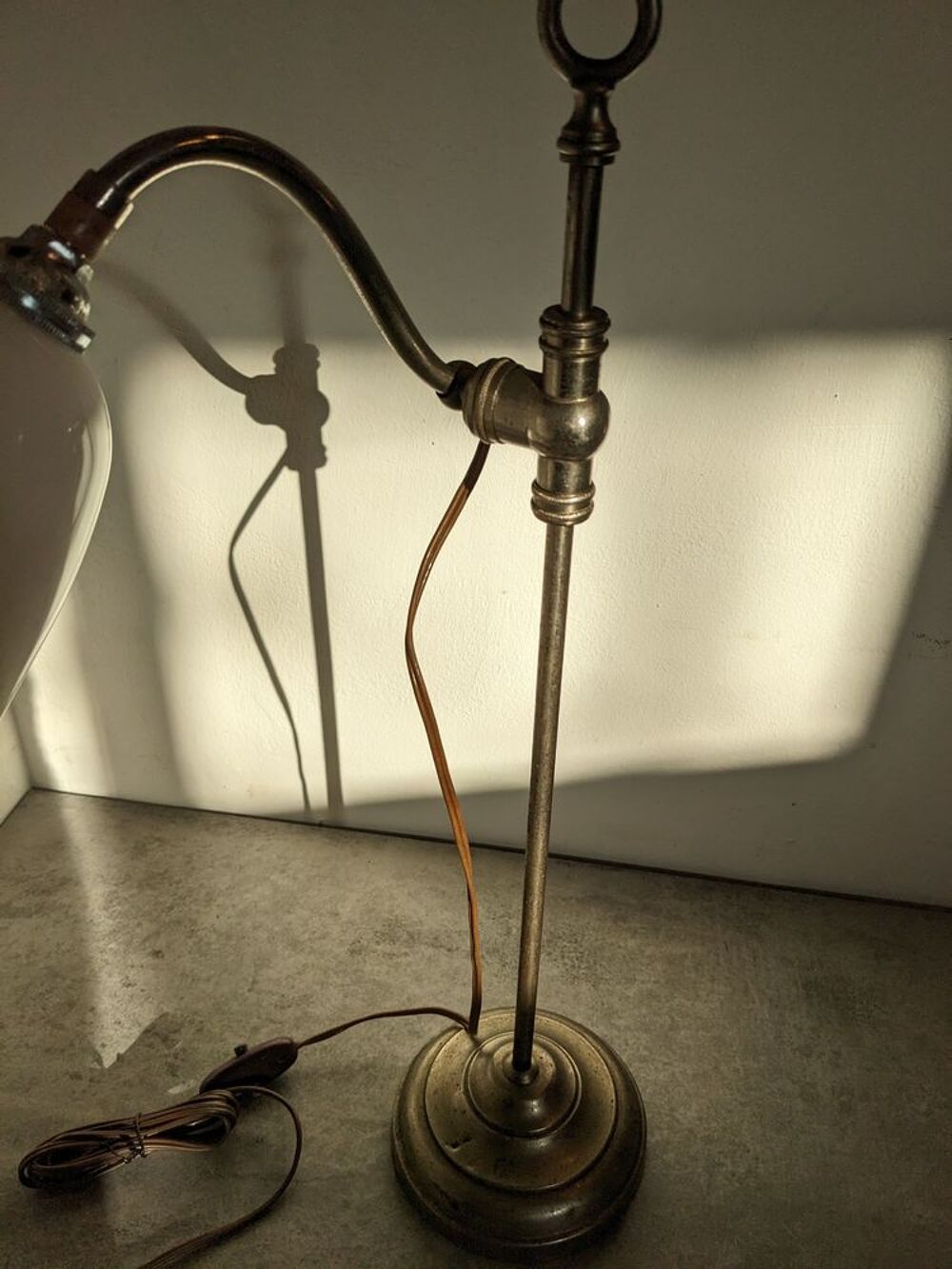 Lampe d'Horloger tulipe opaline d&eacute;but du si&egrave;cle dernier en t D�coration