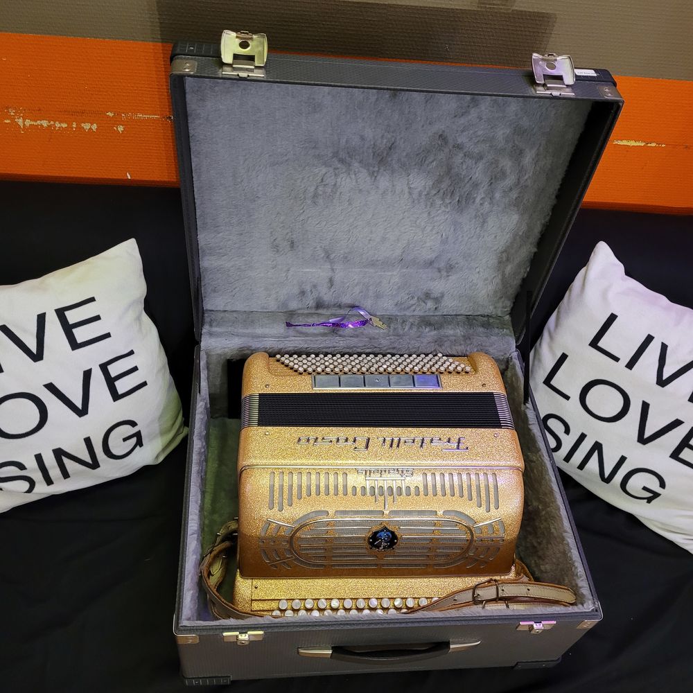 Accord&eacute;on Fratelli C / Stradella / 120 basses Instruments de musique