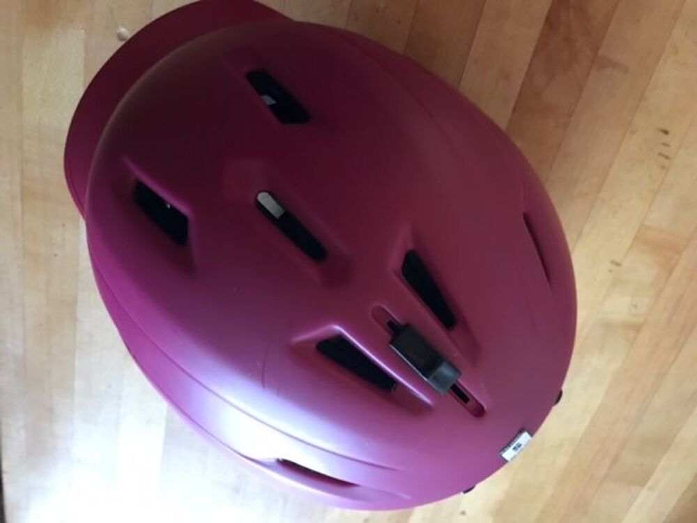 casque de ski enfant 
Sports