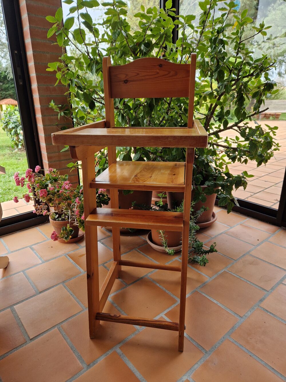 Belle chaise haute en pin Mobilier enfants