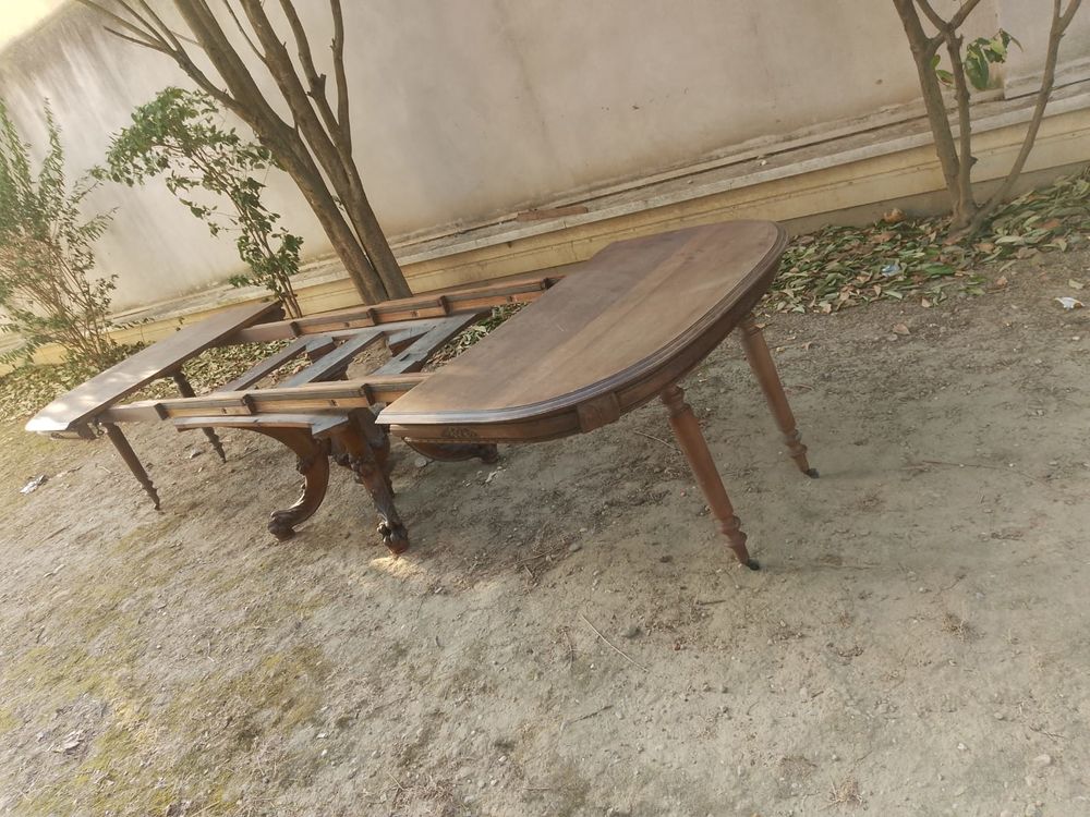 Tr&egrave;s grande table familiale Meubles