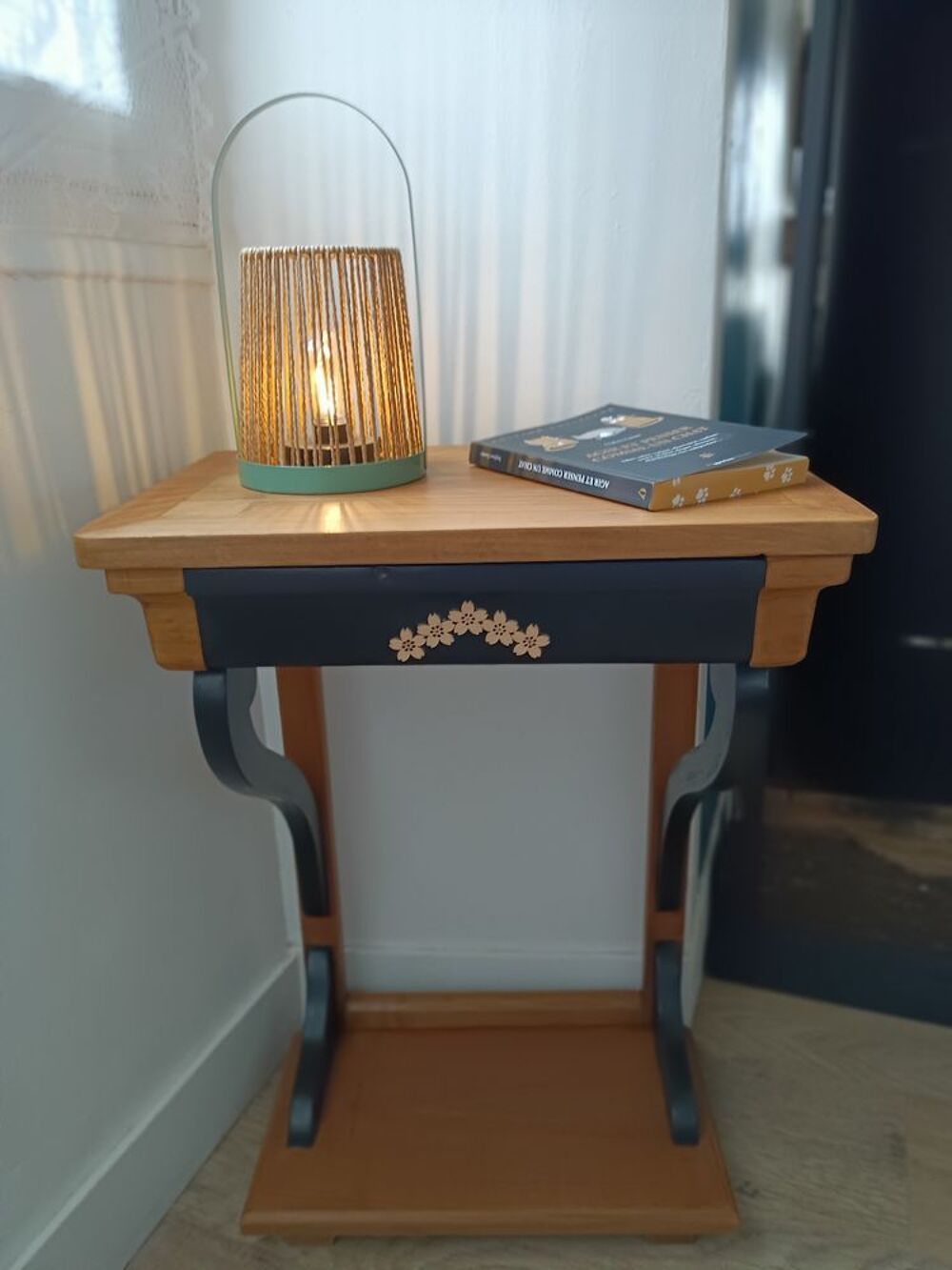 lot de petites tables relook&eacute;es Meubles