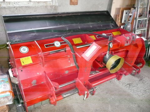 Broyeur agricole Palladino rouge 3800 Prat-Bonrepaux (09)