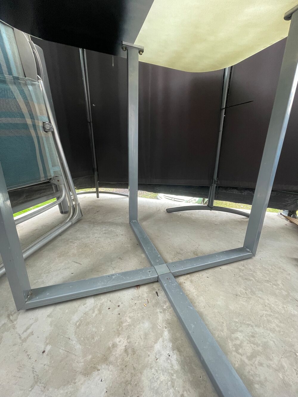 Table en verre bicolore ( vert pale et noir) Meubles