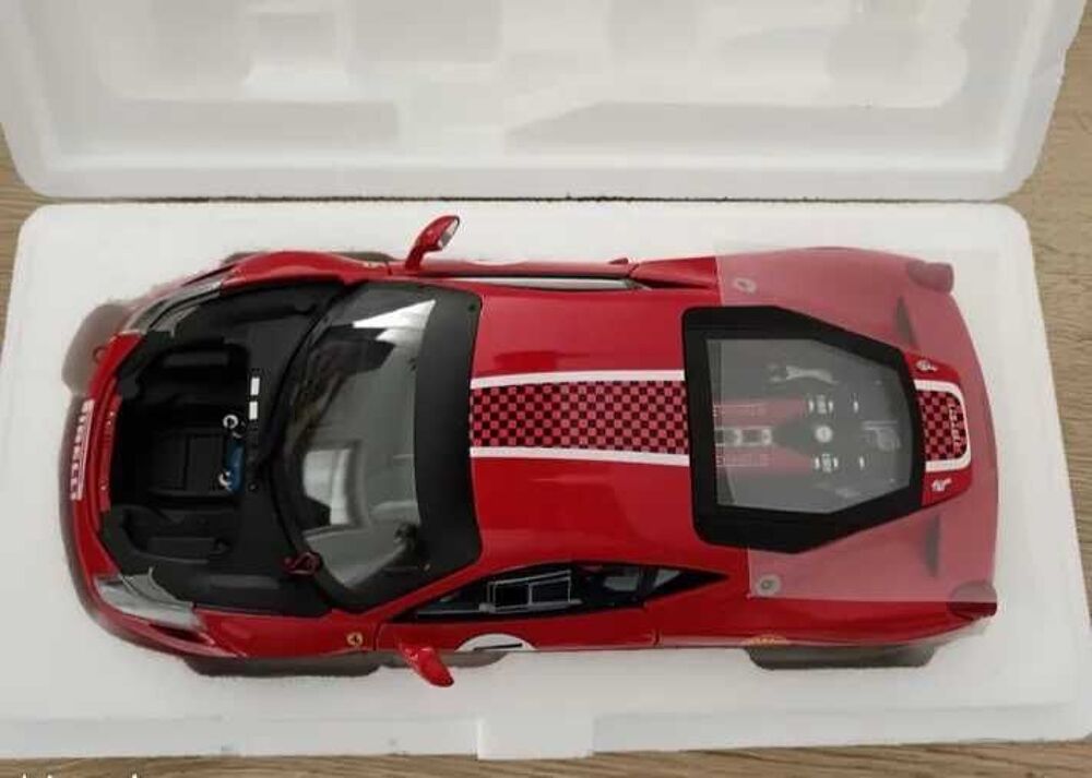 Ferrari 458 Challenge 1/18 