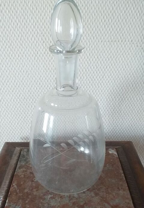  CARAFE en verre grav,  dcor de fougre et son bouchon  15 Montauban (82)