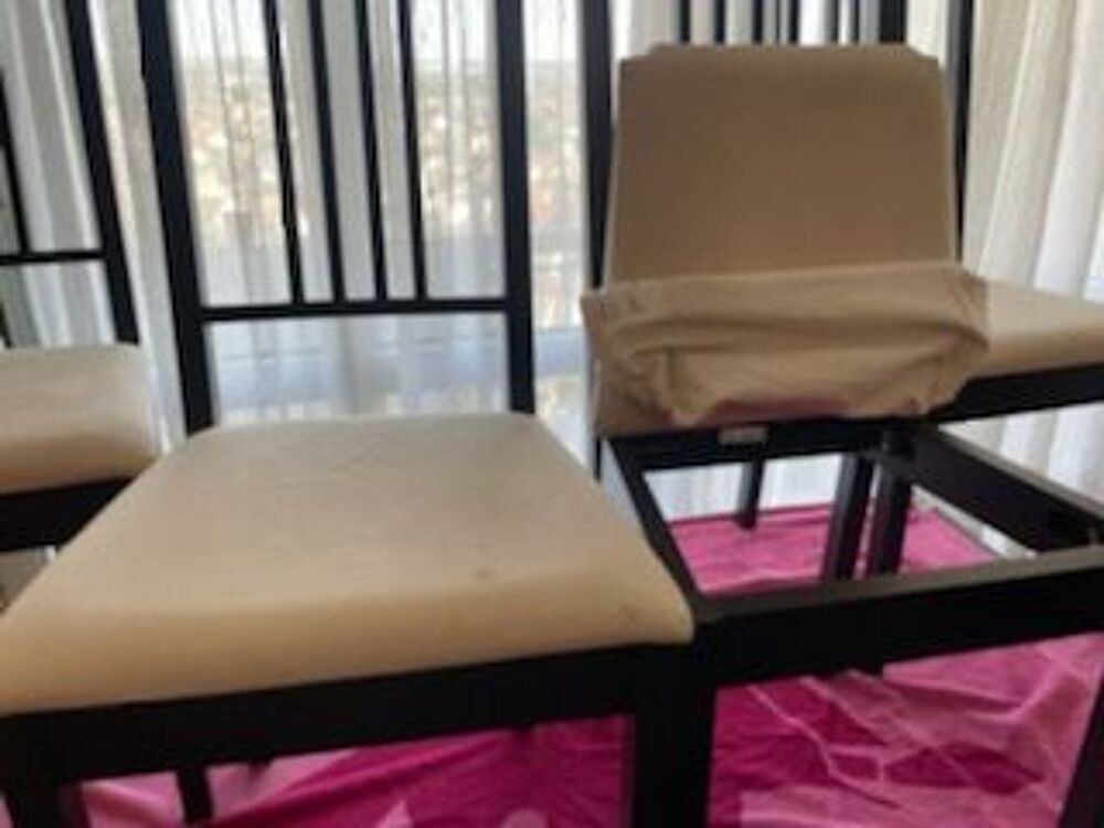 Table salle a manger noir 1m75 2m60 .4 chaises plus banc Meubles