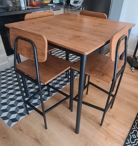 table haute avec chaises 150 St Cyprien Plage (66)