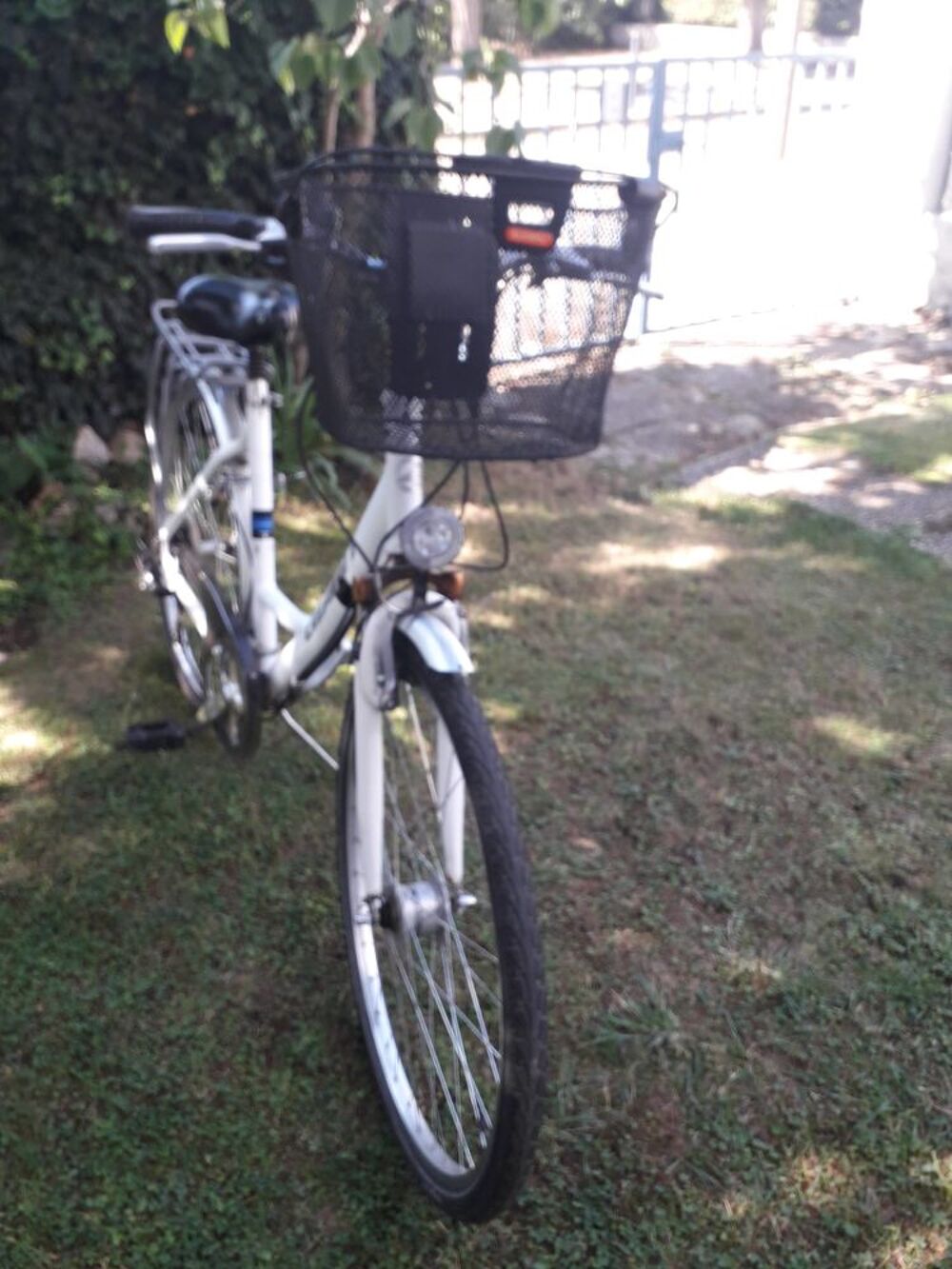 Velo ville femme GIANT 
Vélos