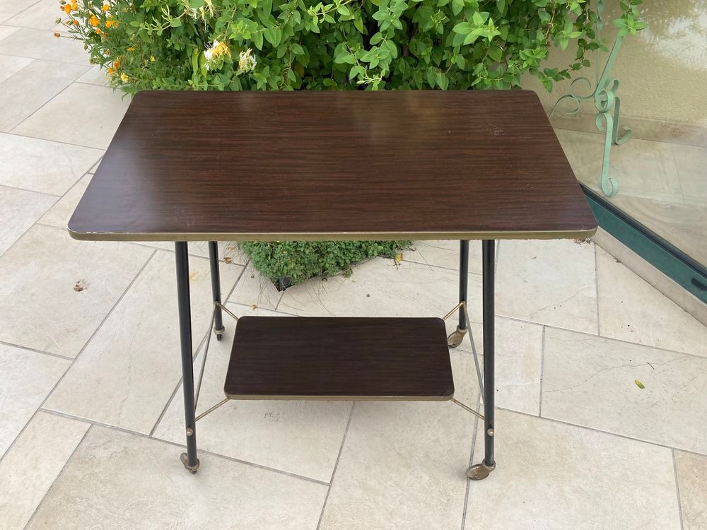 Table t&eacute;l&eacute; vintage &agrave; roulettes Meubles