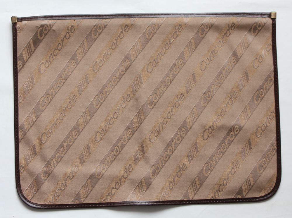 Air France vintage CONCORDE pochette A4 claire zipp&eacute;e 