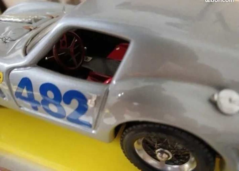 Ferrari 250 GT Breadvan Rosso Model 1/18 
