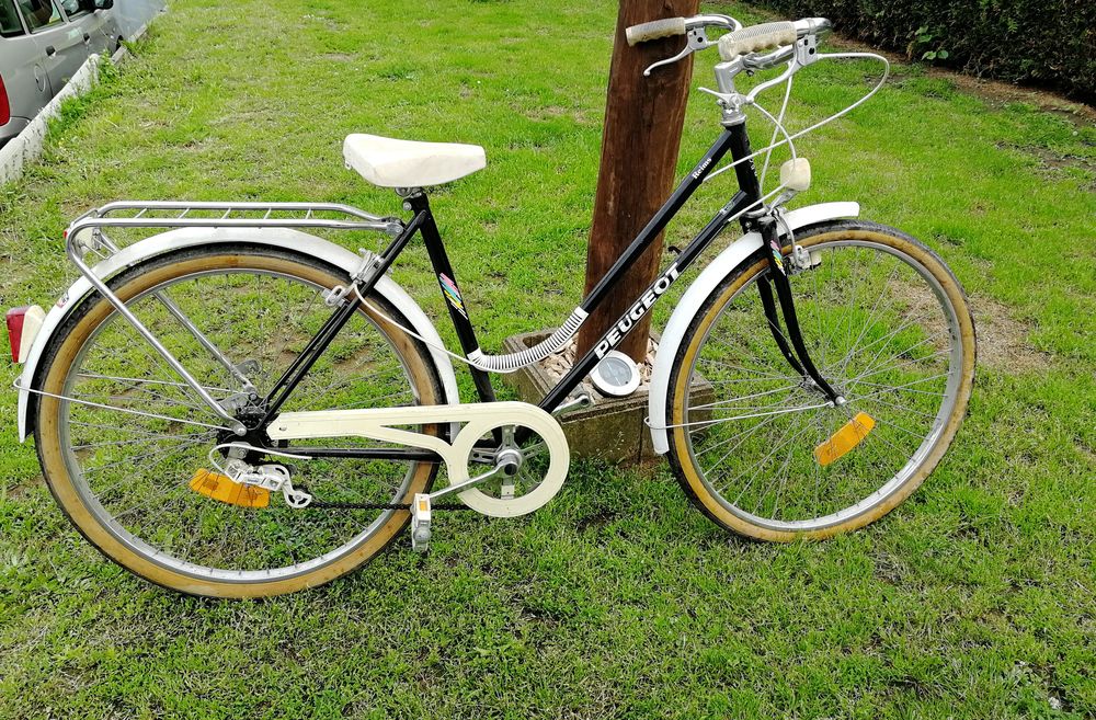 V&eacute;lo Peugeot collector &eacute;dition limit&eacute;e &eacute;dition Reims 
Vélos