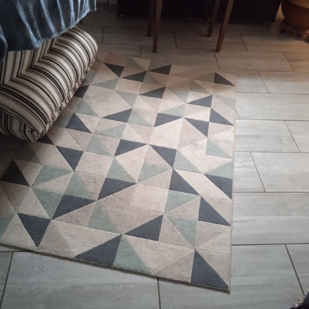 Tapis motifs g&eacute;om&eacute;triques 120*170 bleu beige et gris Décoration