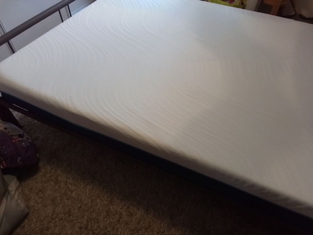 Lit plus matelas 140 Meubles