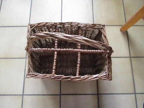 Porte 6 bouteilles en osier � prendre sur place 10 M�rignies (59)