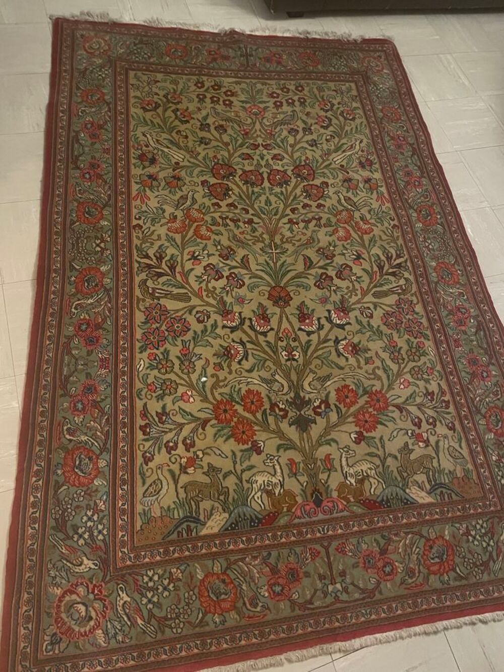tapis iranien fait &agrave; la main Décoration