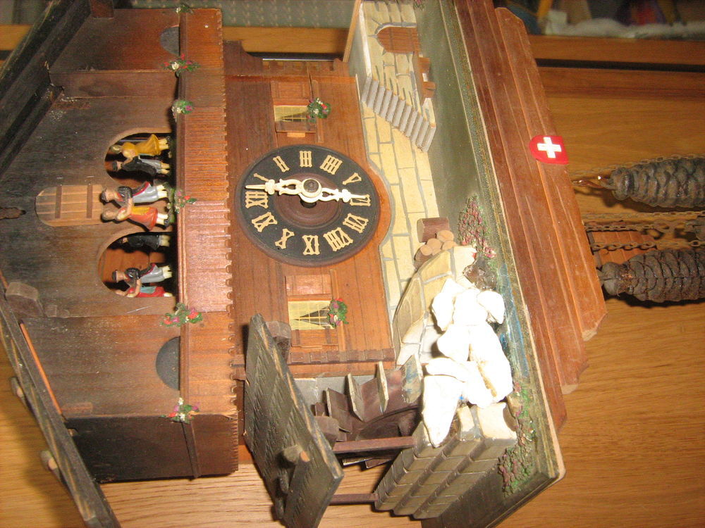 grand coucou 3 poids ,musicale , avec automates
