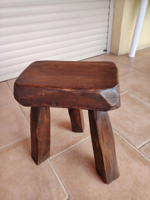 Tabouret de bois vintage 3 pieds
45 Salon-de-Provence (13)