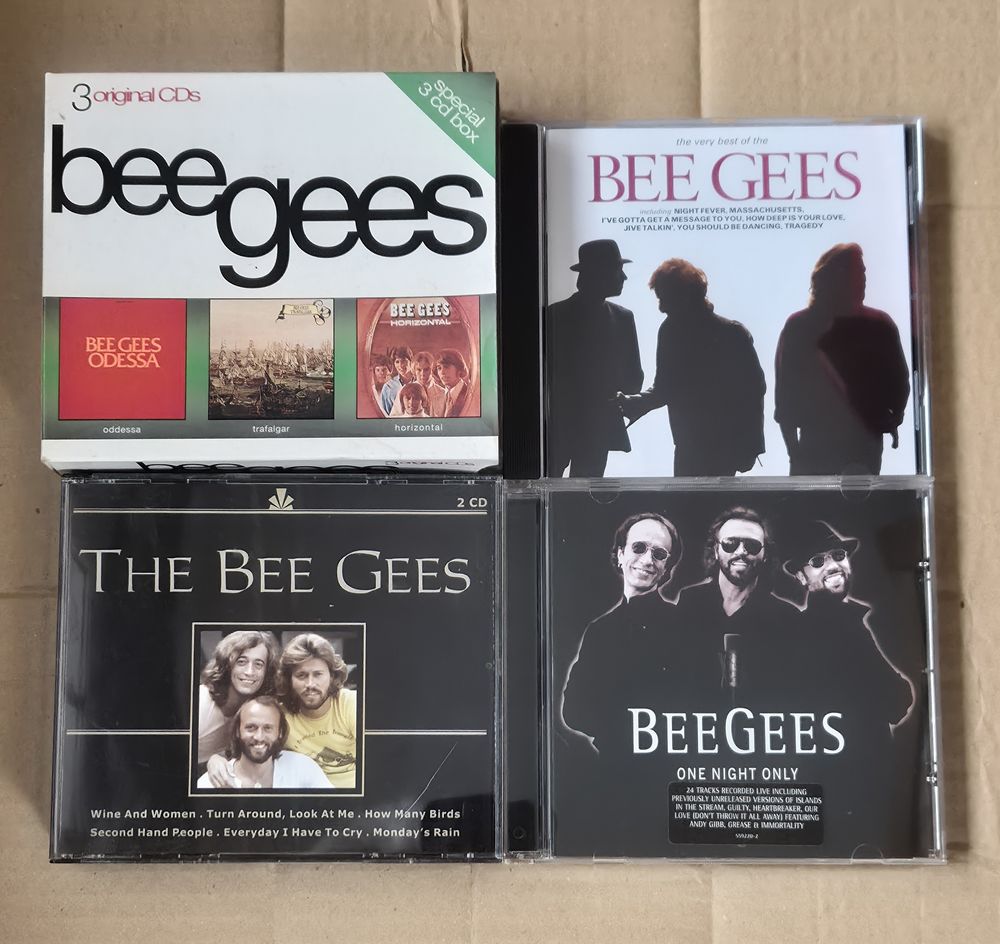 Collection de CDs des BEE GEES et de BOYZONE CD et vinyles