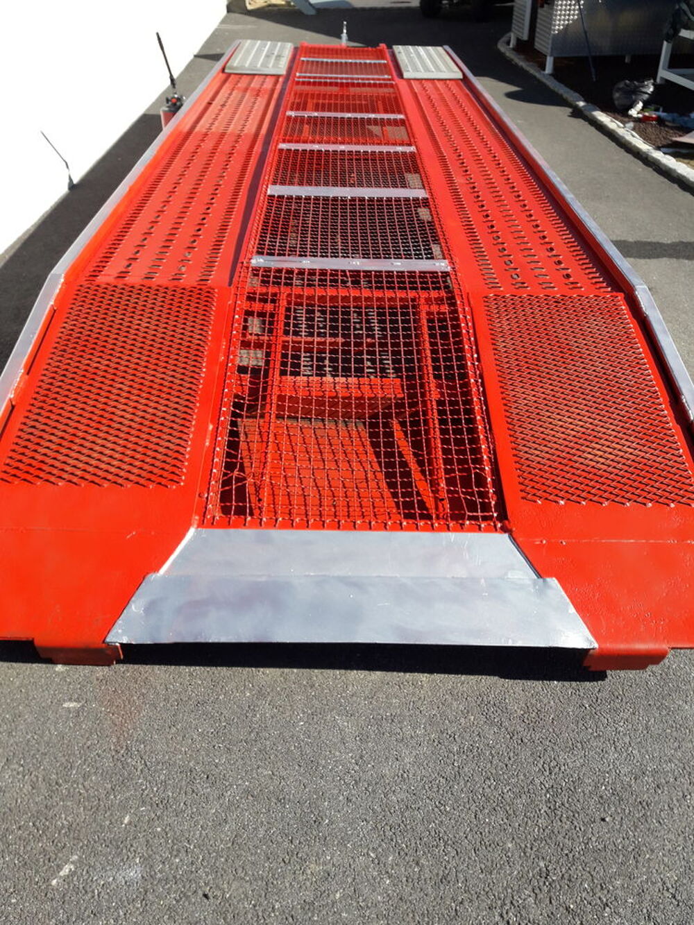 Rampe de chargement mobile pour le passage de v&eacute;hicules Bricolage
