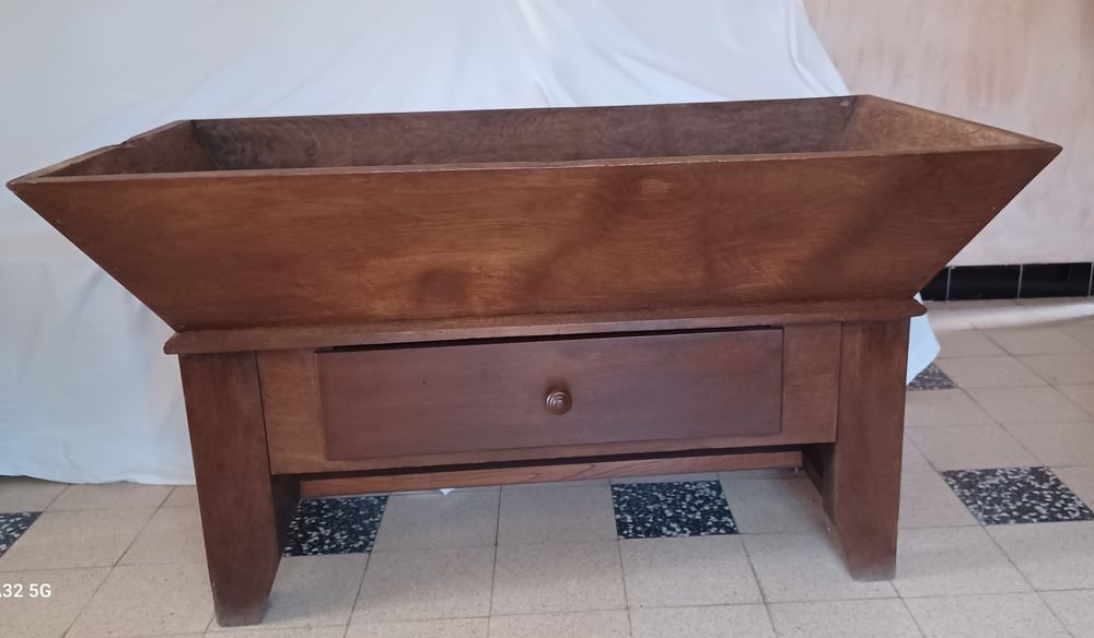 Table, ancien p&eacute;trin Meubles
