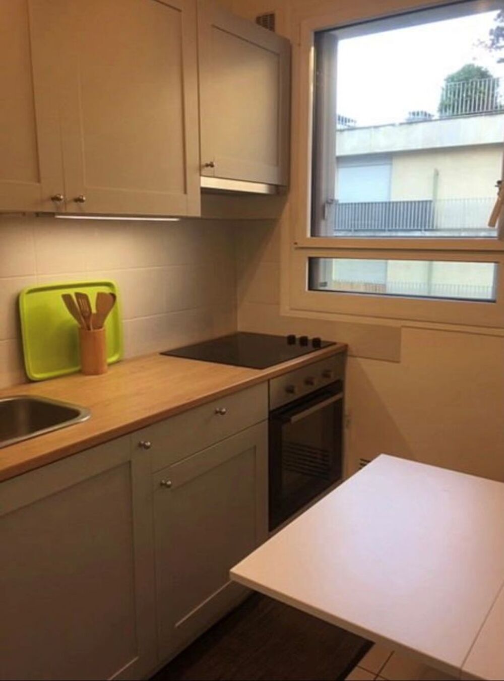 Vente Appartement GRAND STUDIO meublé 29 m2 au calme PARIS 15è G. Brassens Paris 15