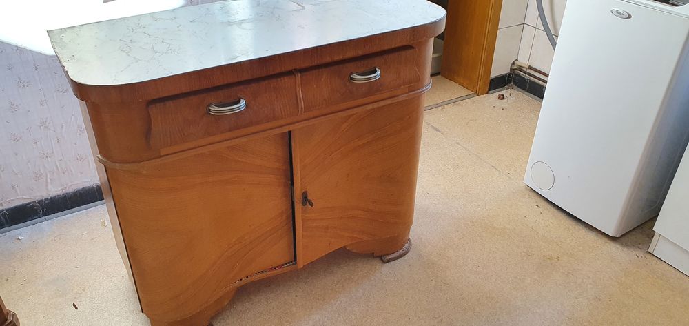 suite d&eacute;c&egrave;s buffet de cuisine vintage Meubles