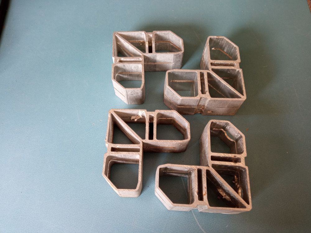 Poteaux en aluminium avec supports Bricolage