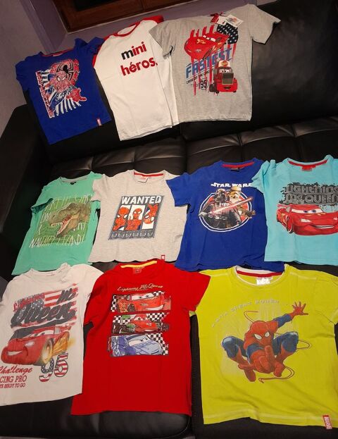 8 ans 10 maillots tee-shirt dont un neuf avec étiquette et u Saint-Menges (08)