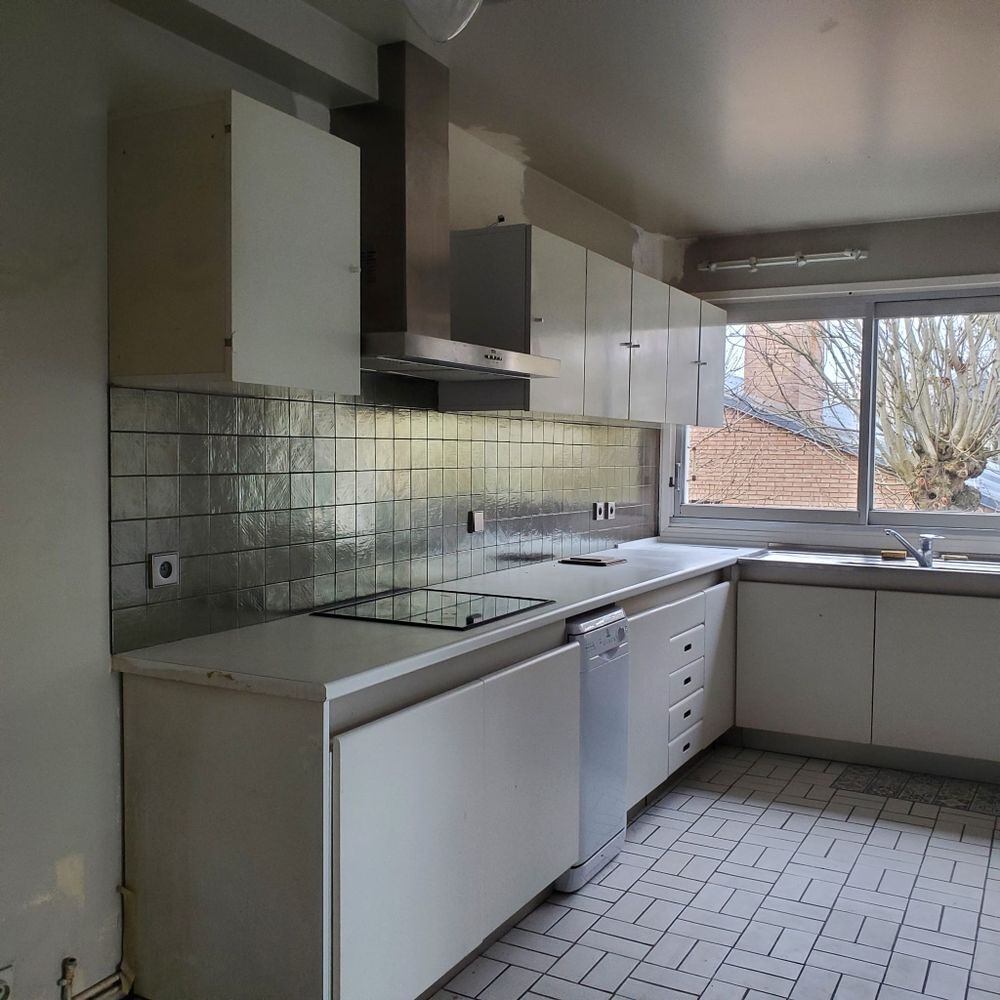 Meuble de cuisine &eacute;quip&eacute;e en bois Meubles