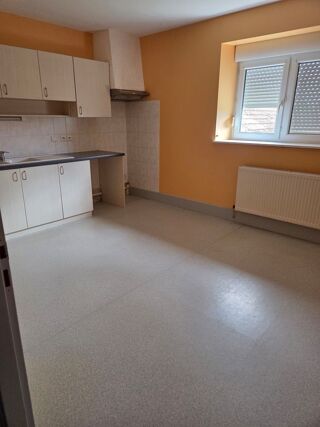  Appartement à louer 4 pièces 99 m² Hadol