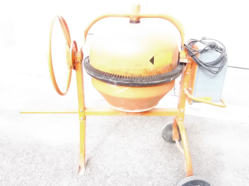 betoni&eacute;re electrique Bricolage