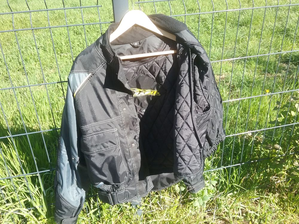 Blouson moto Vêtements
