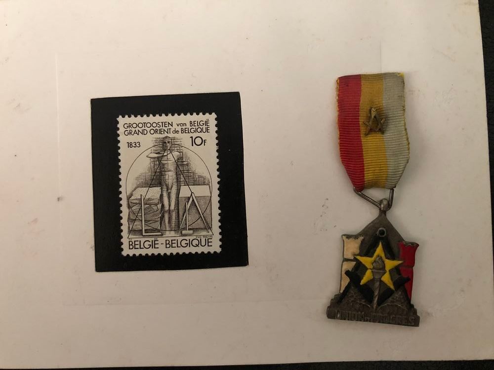 Timbre et m&eacute;daille collector 1833 grand orient 