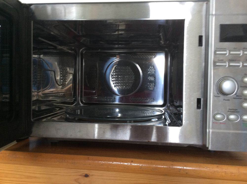 four micro onde 30 litre multifonctions Electroménager
