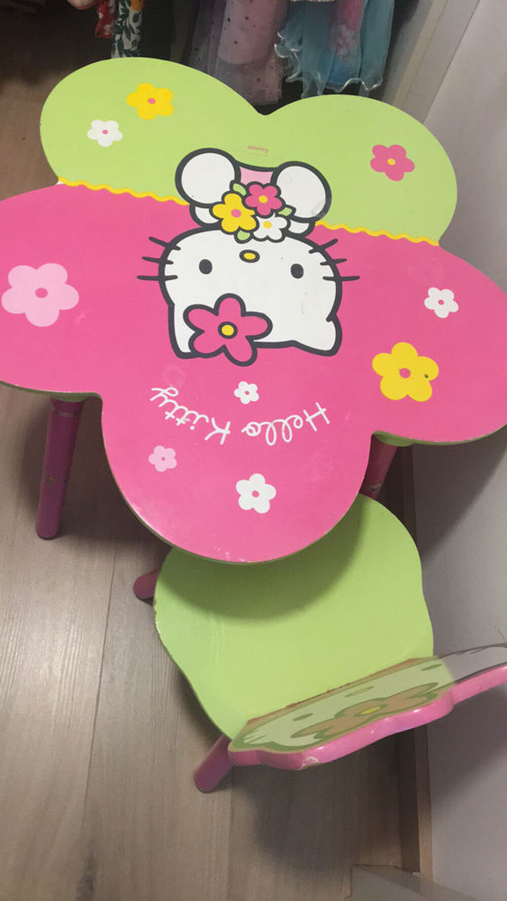 Gros lot d&icirc;nette - cuisini&egrave;re/&eacute;talage/table etc Jeux / jouets