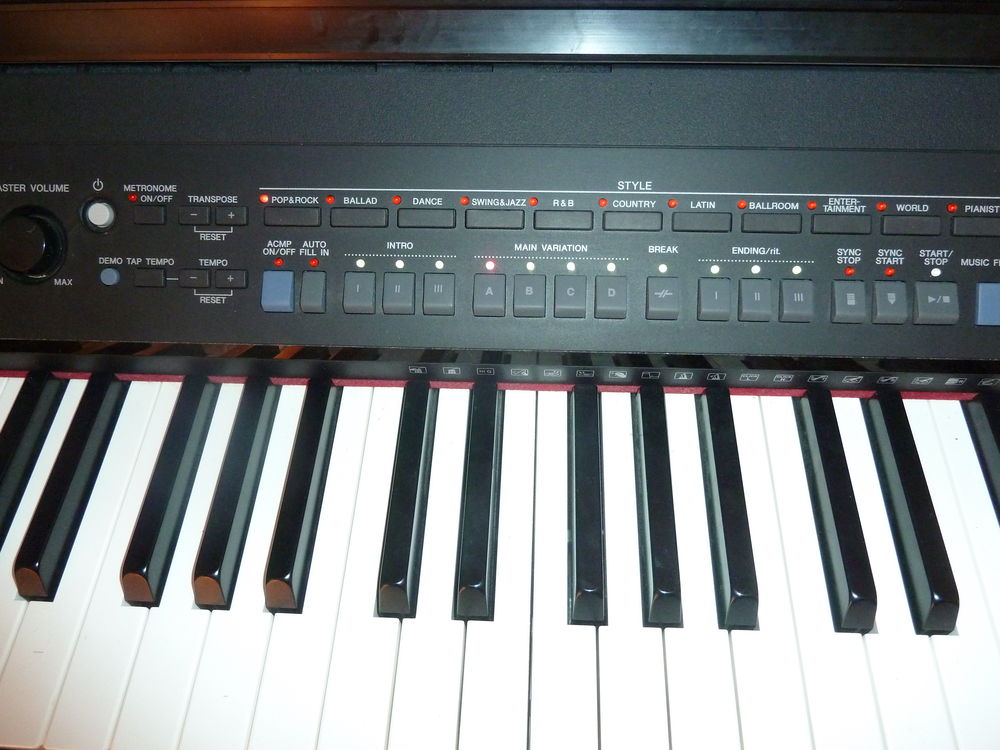 Piano num&eacute;rique YAMAHA Clavinova CVP-601 excellent &eacute;tat :
Instruments de musique