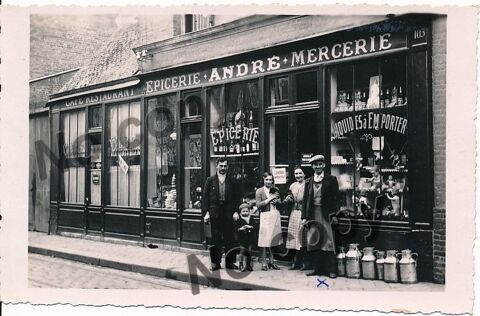 CPA PHOTO CAUDEBEC LES ELBEUF ÉPICERIE MERCERIE ANDRÉ 0 Caudebec-lès-Elbeuf (76)
