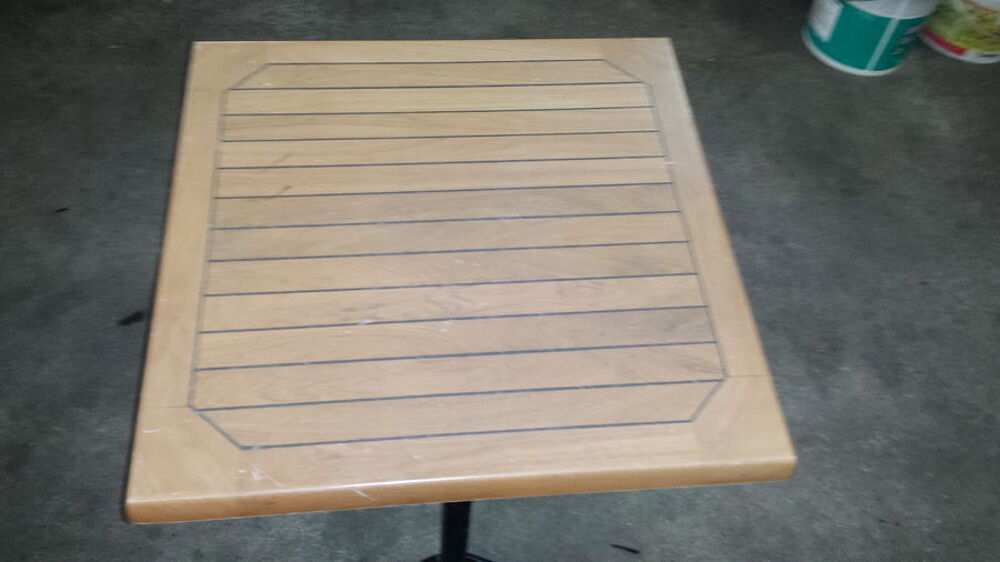 Table de bistrot en plastique imputrescible dimensions 70x70 Meubles