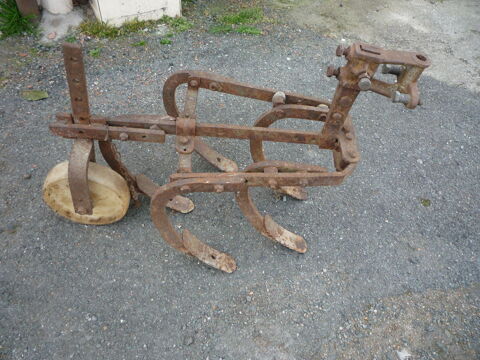 Charrue fer forg
65 Castres (81)